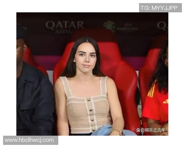 足球明星42岁女友的爱情故事揭秘与生活点滴分享